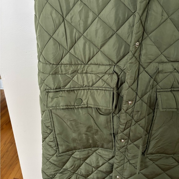 Olive Quilted Hooded Vest - Picture 3 of 5
